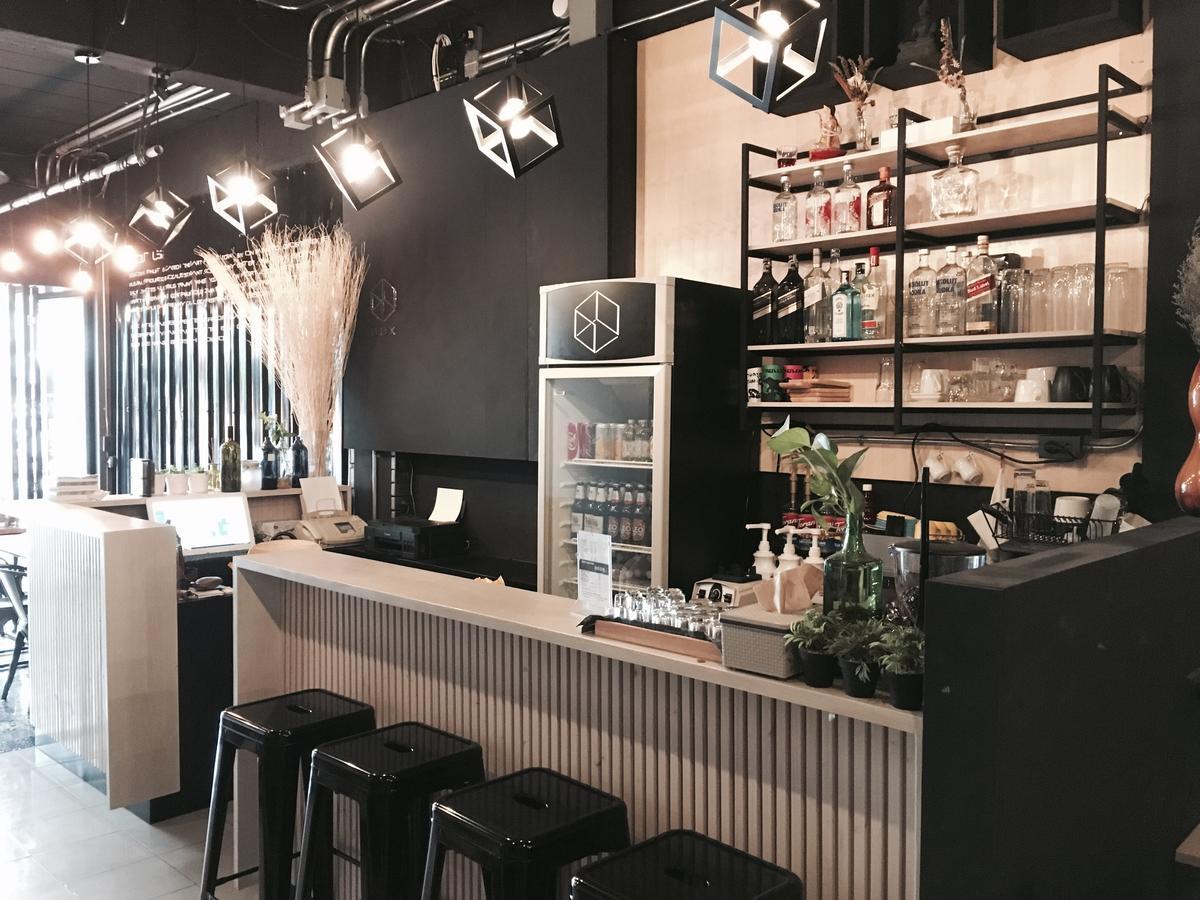 Box Poshtel Phuket Vandrarhem Exteriör bild